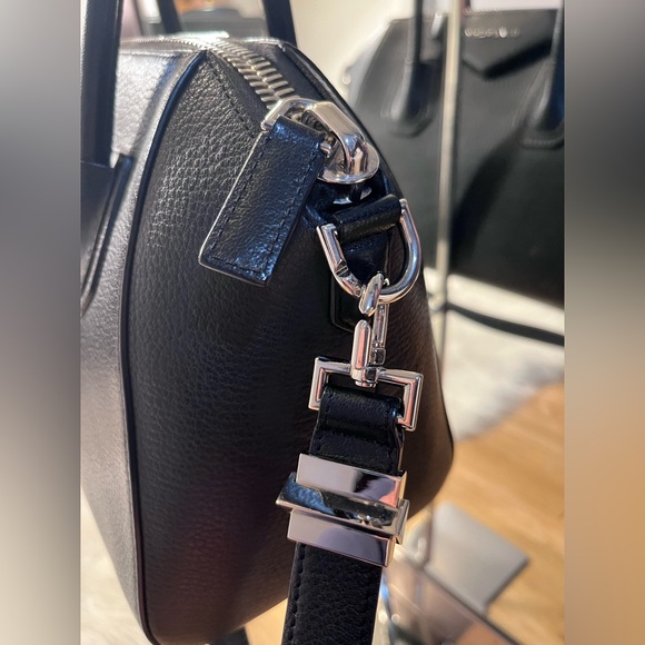 Givenchy Antigona Small Black Grained Leather Bag W/Silver Hardware - Picture 7 of 16